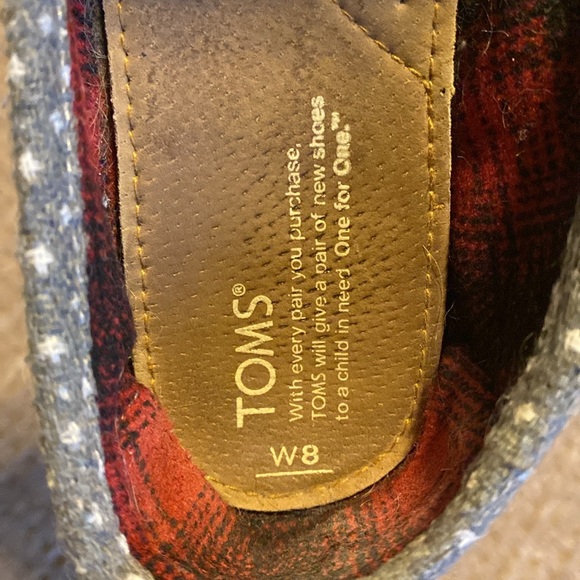 TOMS size 8 gray/white polka dot slip on shoes - Picture 5 of 5